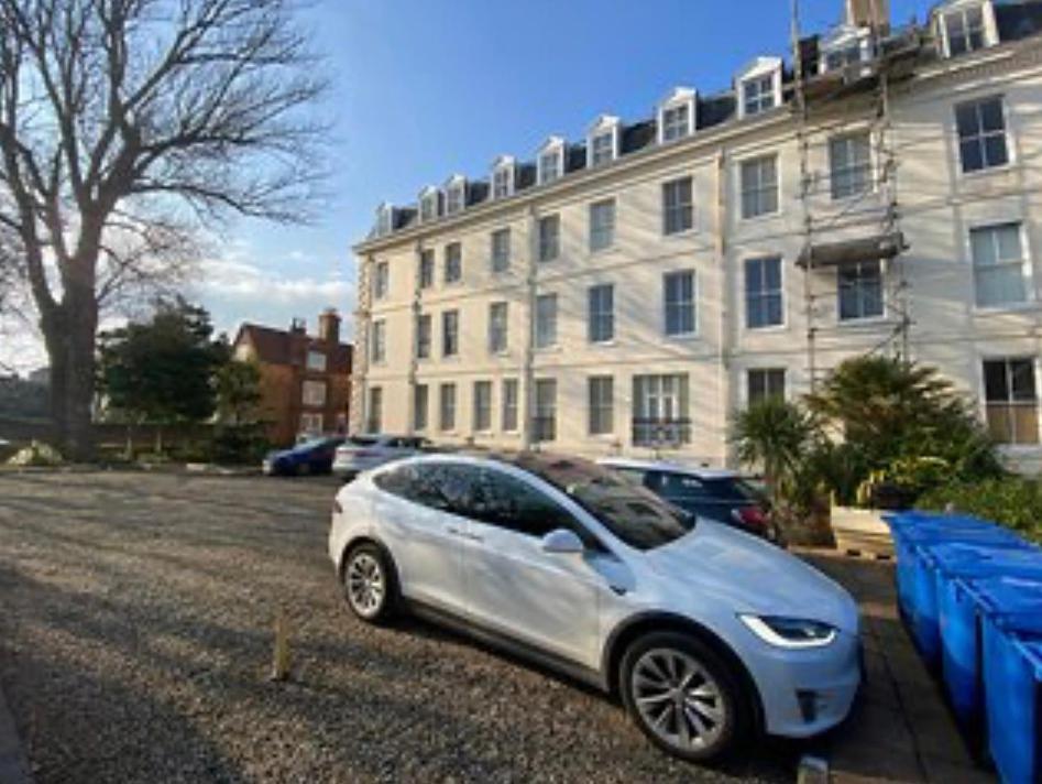 Easby Breakaways - **Modern Apartment 5 Mins From South Bay, Scarborough** Exterior photo